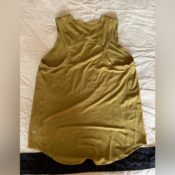 Lululemon tank - Picture 3 of 3